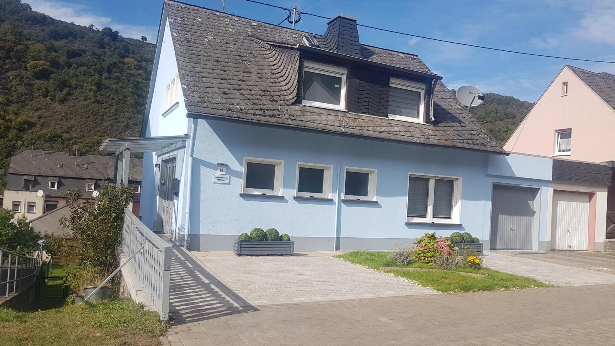 Ferienhaus Leopold Mit Burgblick An Der Mosel Бурген Экстерьер фото